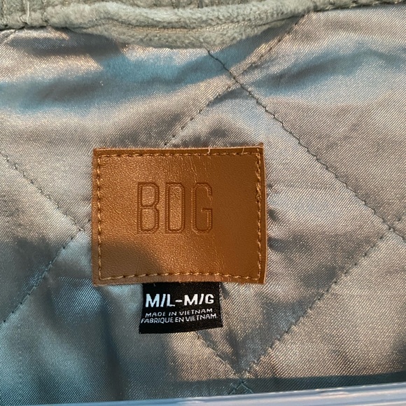 BDG Jana Wide Wale Corduroy Trucker Jacket - Picture 4 of 5